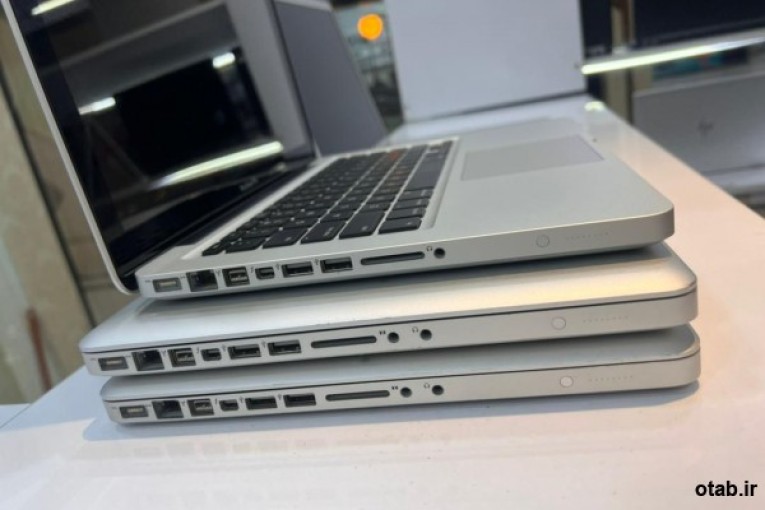 Apple Macbook Pro A1286 core i7 1th generation 2011 4 GB RAM (2slot , 1slot empty) 500 GB hdd 2.5 inch  15.4 inch hd Graphic intel hd 384 gride A سیستم عامل مک 